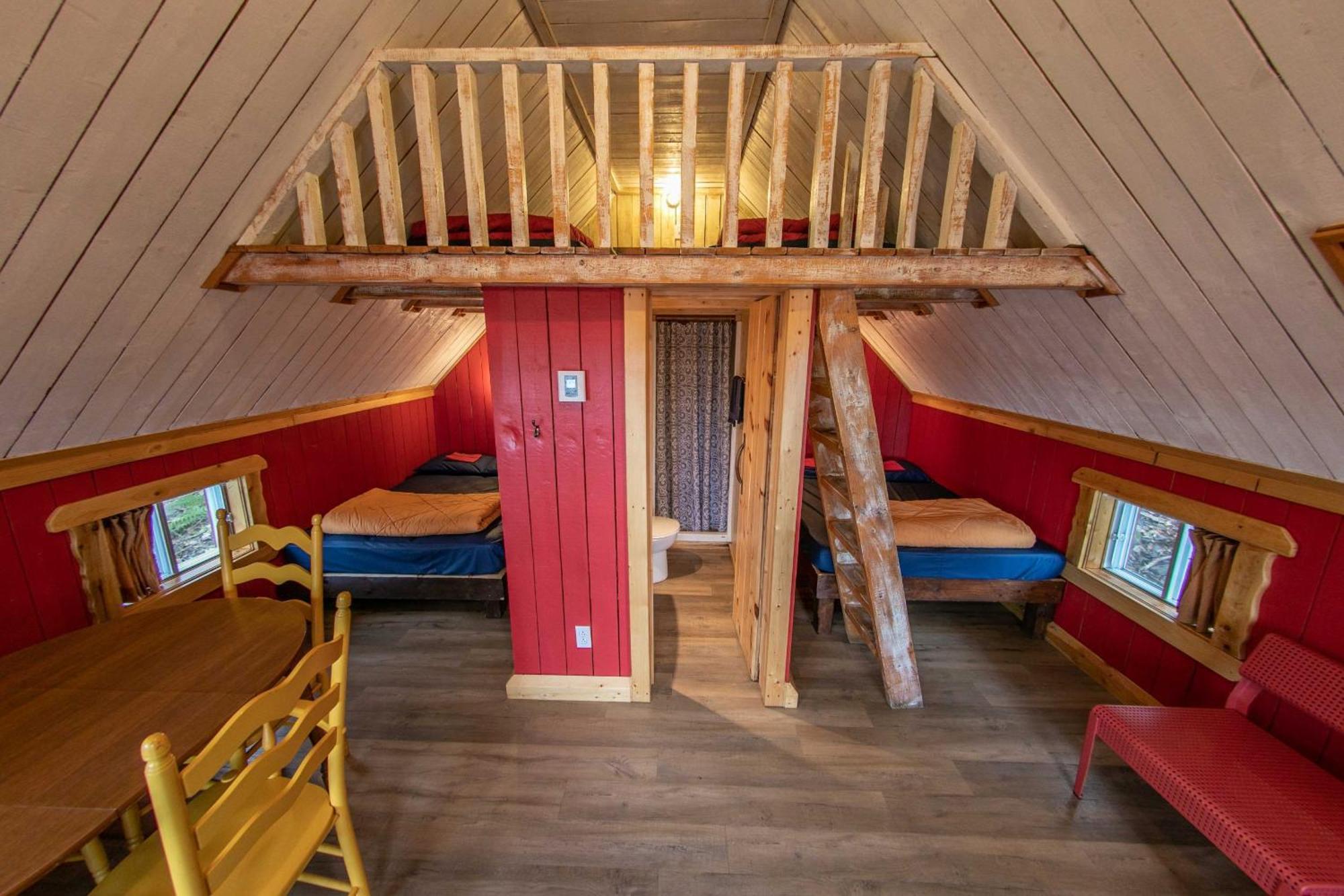 Auberge Festive Sea Shack Sainte Anne-des-Chênes Extérieur photo