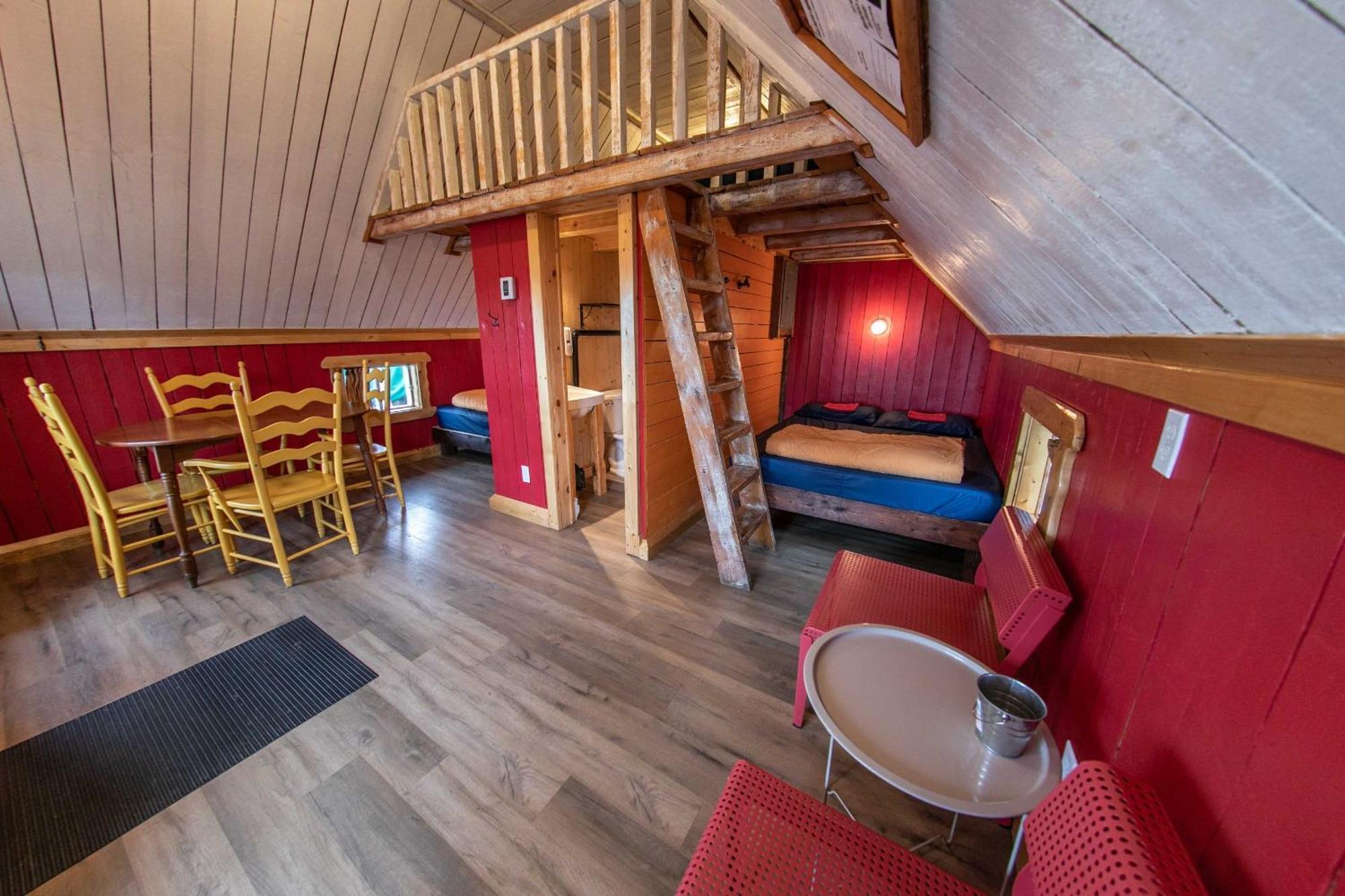 Auberge Festive Sea Shack Sainte Anne-des-Chênes Extérieur photo