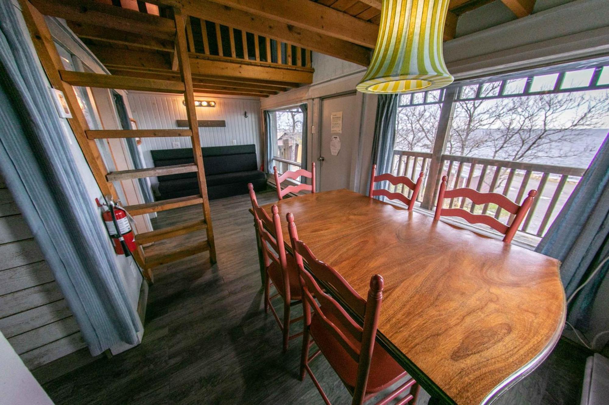 Auberge Festive Sea Shack Sainte Anne-des-Chênes Extérieur photo