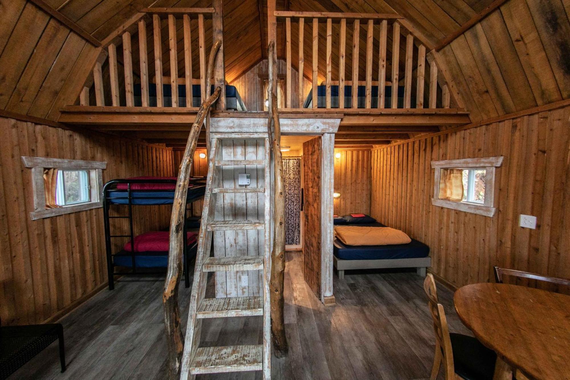 Auberge Festive Sea Shack Sainte Anne-des-Chênes Extérieur photo