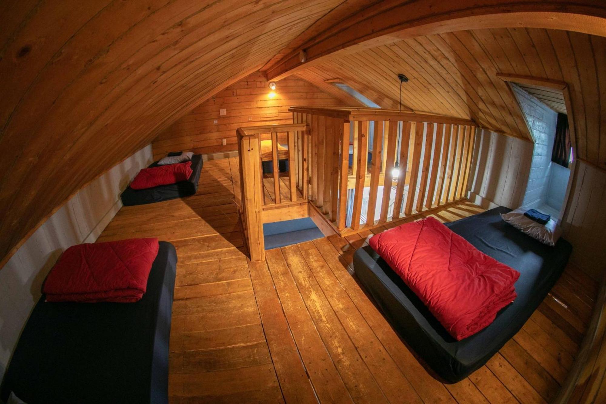 Auberge Festive Sea Shack Sainte Anne-des-Chênes Extérieur photo
