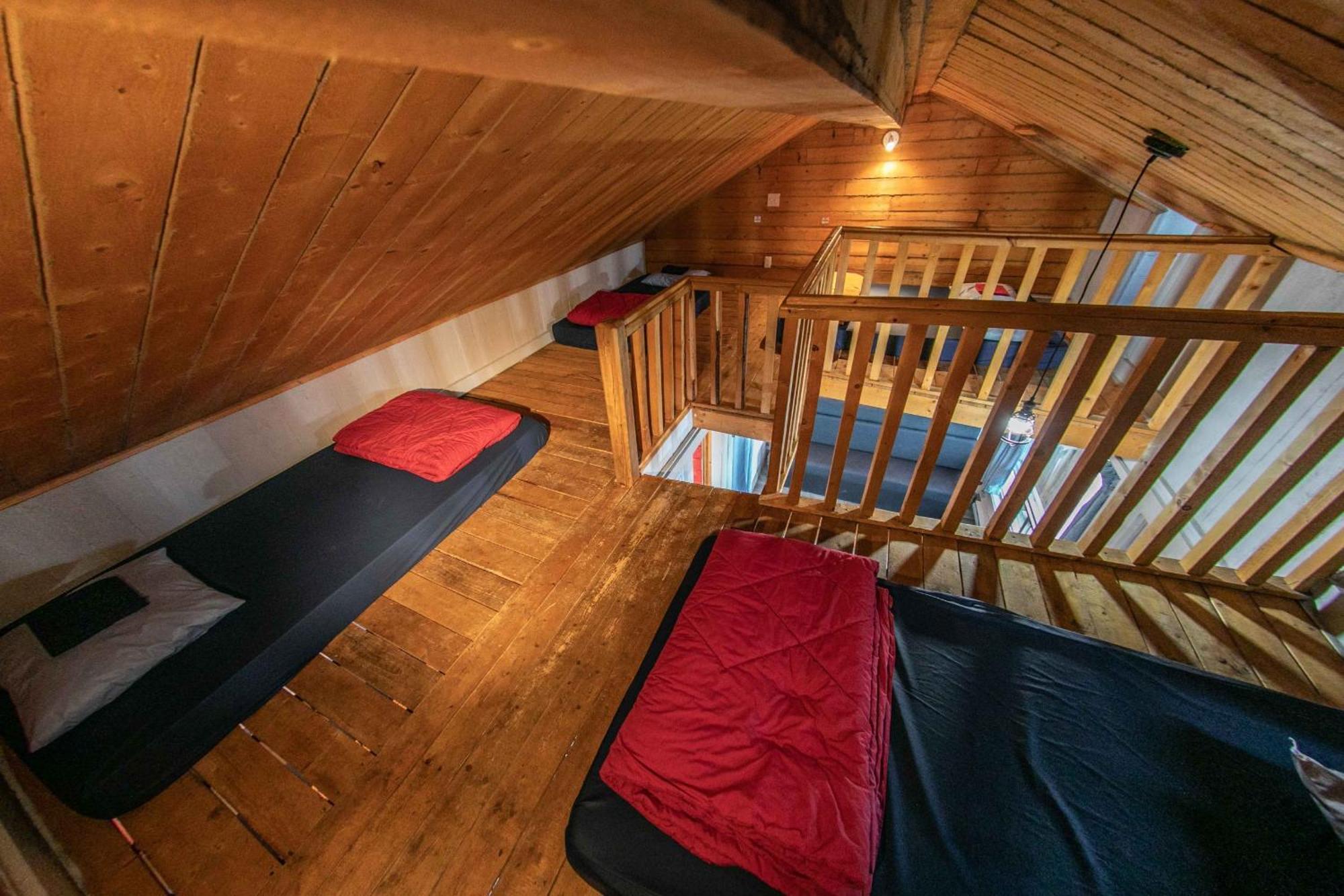 Auberge Festive Sea Shack Sainte Anne-des-Chênes Extérieur photo