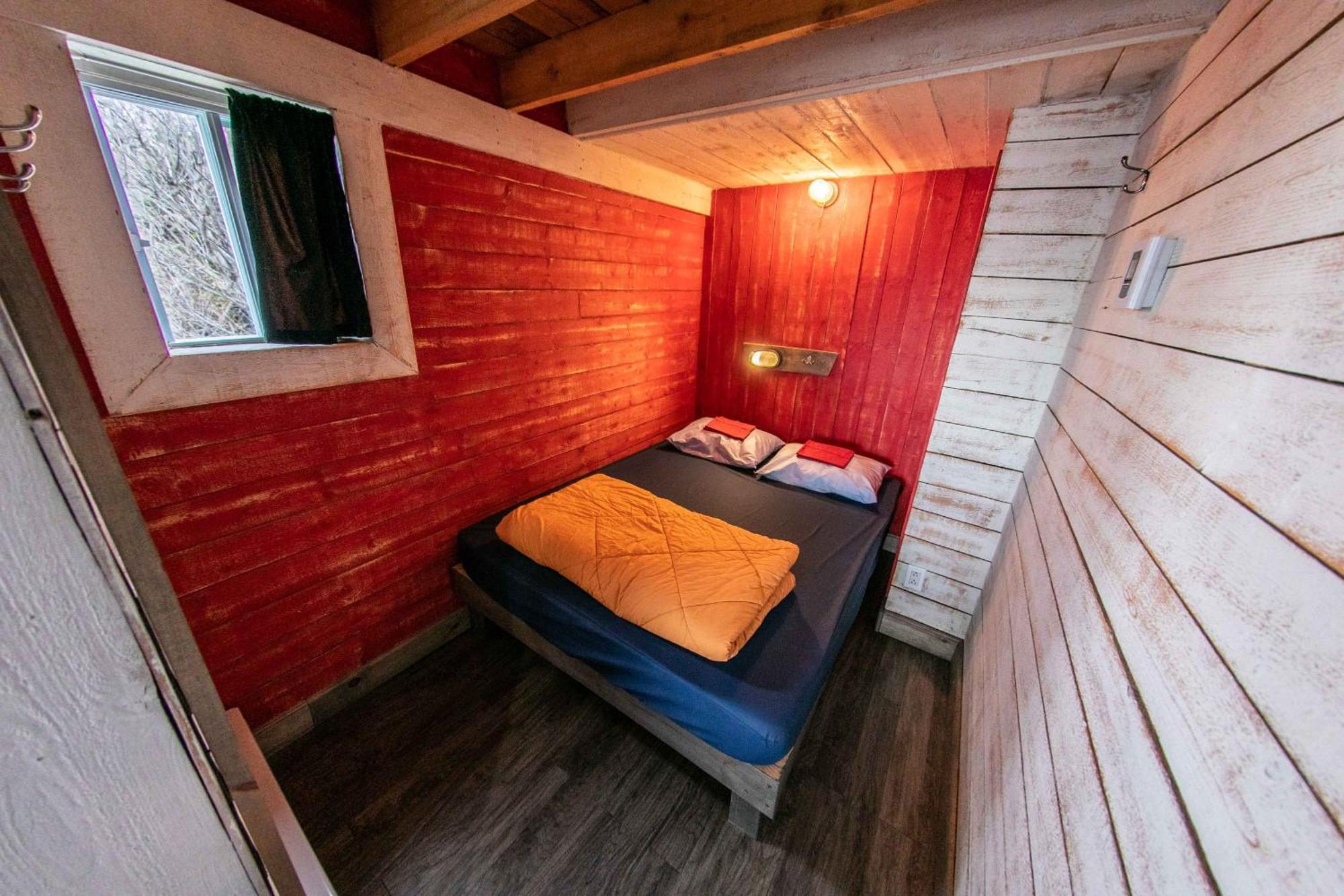 Auberge Festive Sea Shack Sainte Anne-des-Chênes Extérieur photo