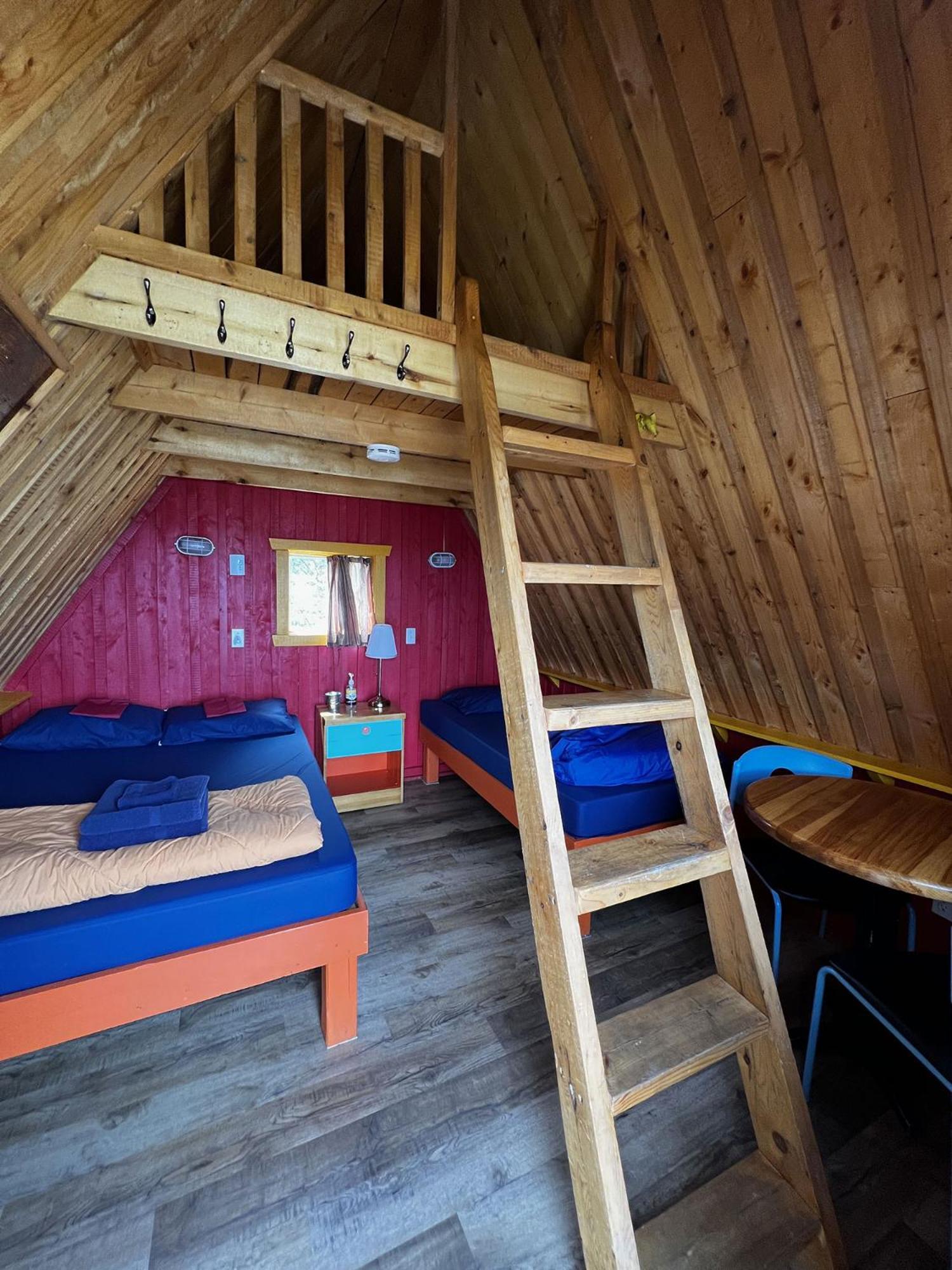 Auberge Festive Sea Shack Sainte Anne-des-Chênes Extérieur photo