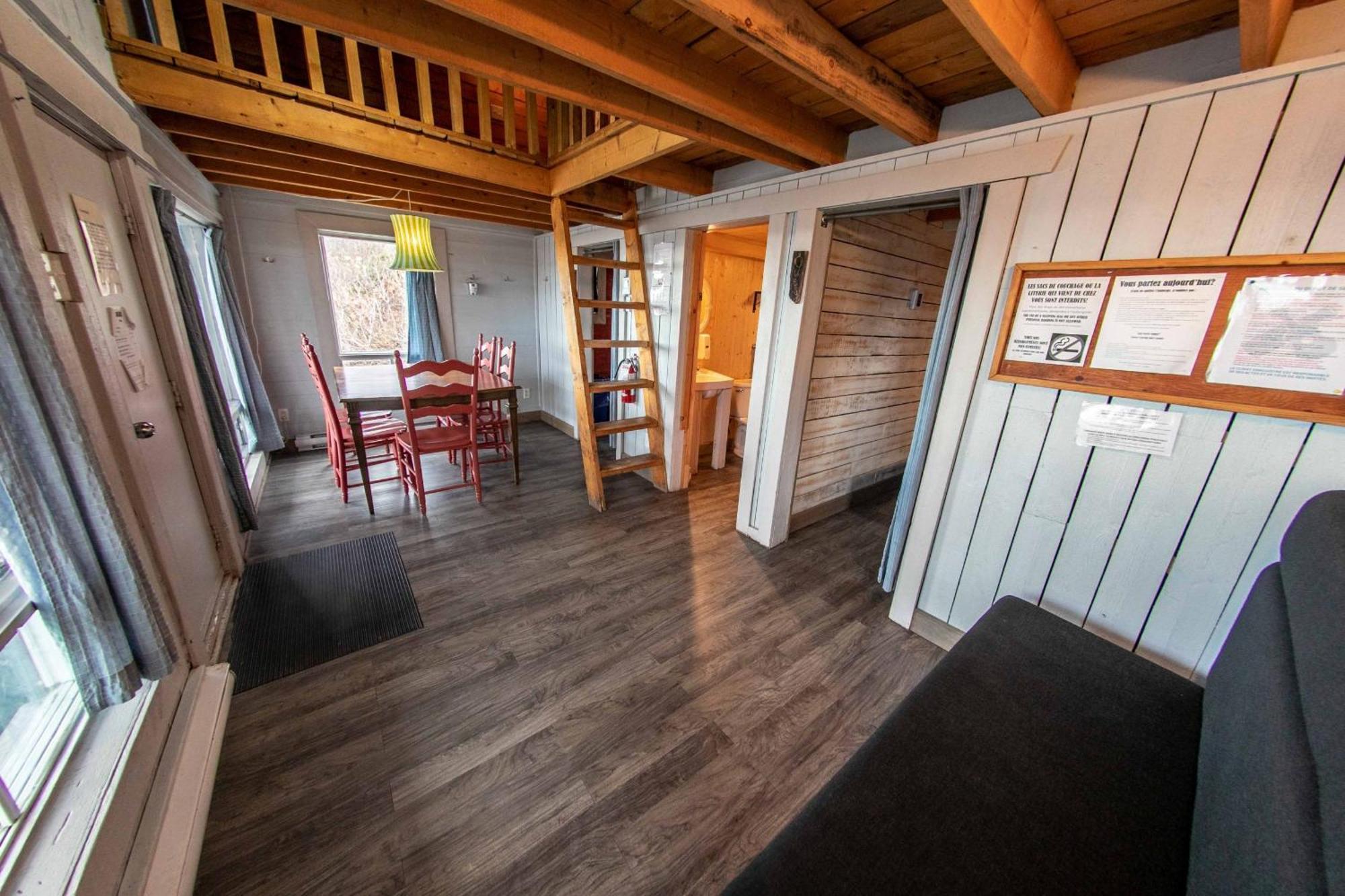 Auberge Festive Sea Shack Sainte Anne-des-Chênes Extérieur photo