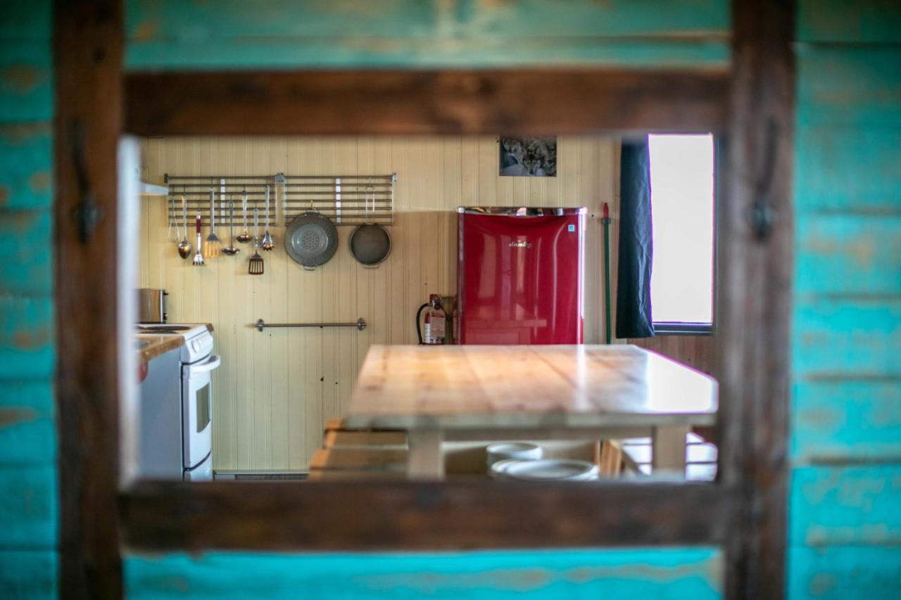 Auberge Festive Sea Shack Sainte Anne-des-Chênes Extérieur photo