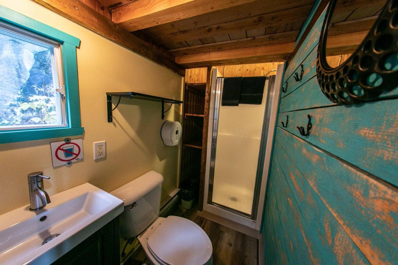 Auberge Festive Sea Shack Sainte Anne-des-Chênes Extérieur photo