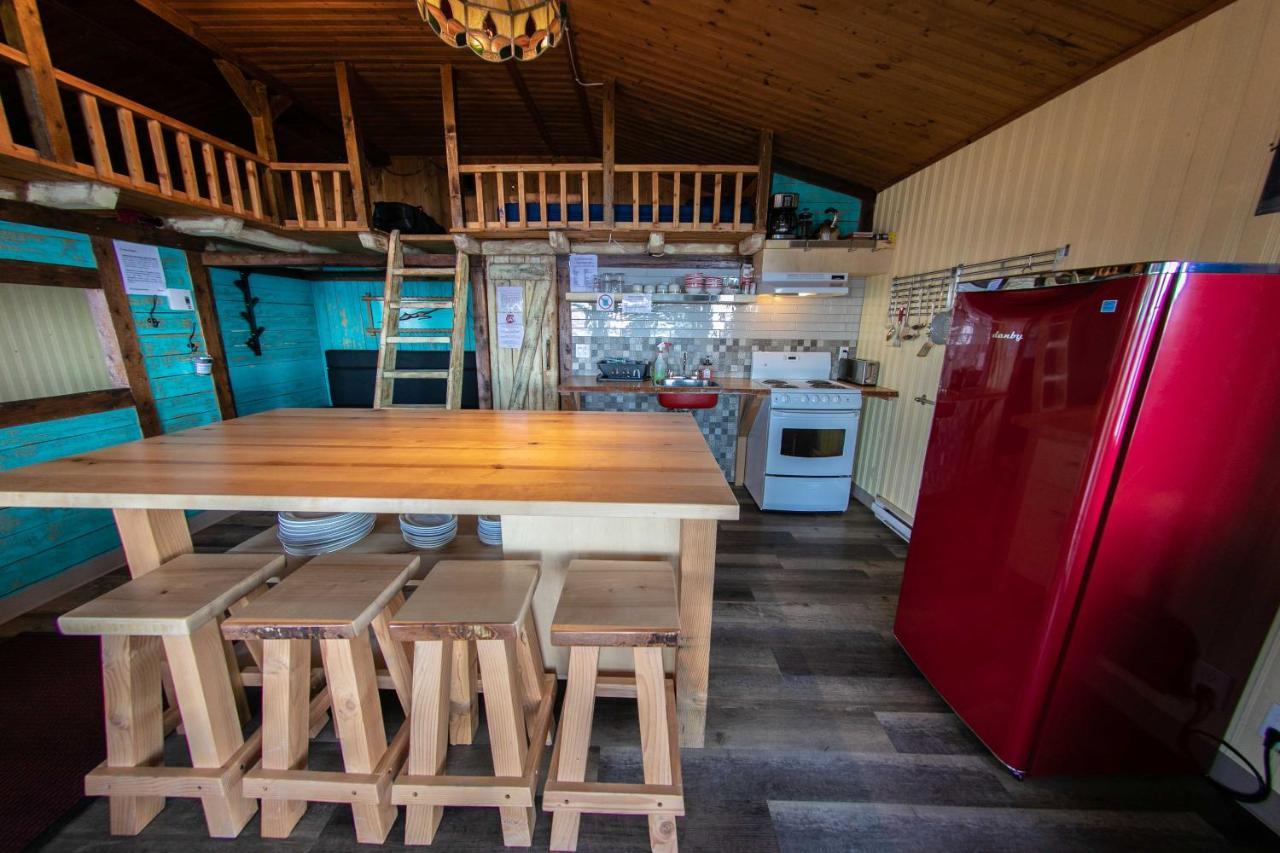 Auberge Festive Sea Shack Sainte Anne-des-Chênes Extérieur photo