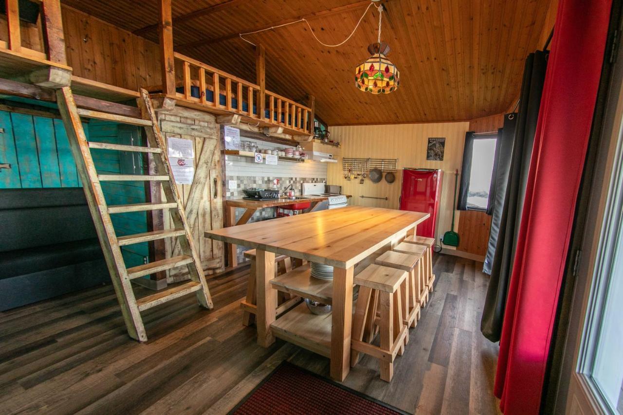 Auberge Festive Sea Shack Sainte Anne-des-Chênes Extérieur photo