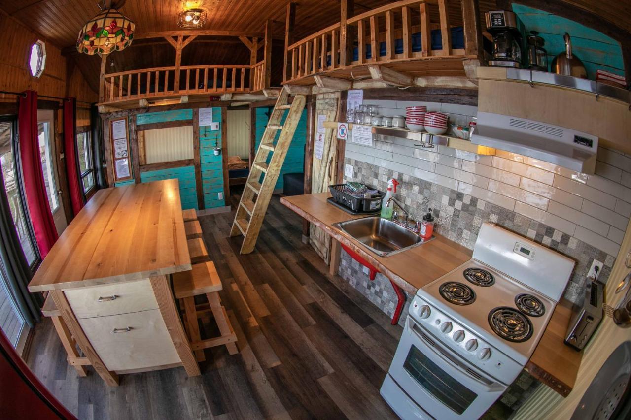 Auberge Festive Sea Shack Sainte Anne-des-Chênes Extérieur photo