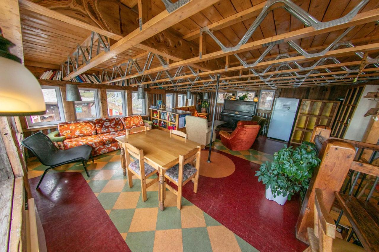 Auberge Festive Sea Shack Sainte Anne-des-Chênes Extérieur photo